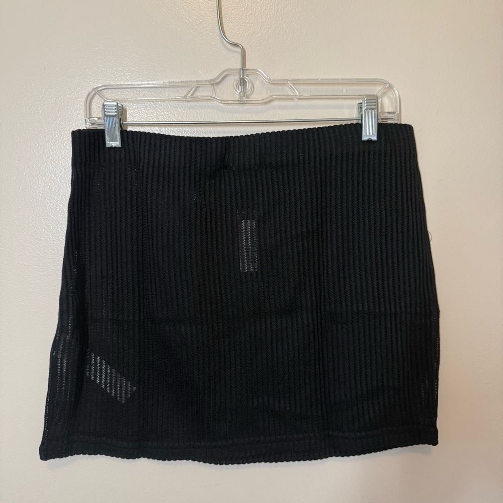 PrettyLittleThing Black Soft Rib Ribbed Micro Mini Skirt - Picture 3 of 6